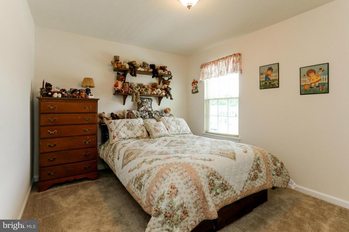 THREE FLAGS - Residential