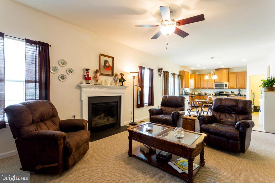 THREE FLAGS - Residential