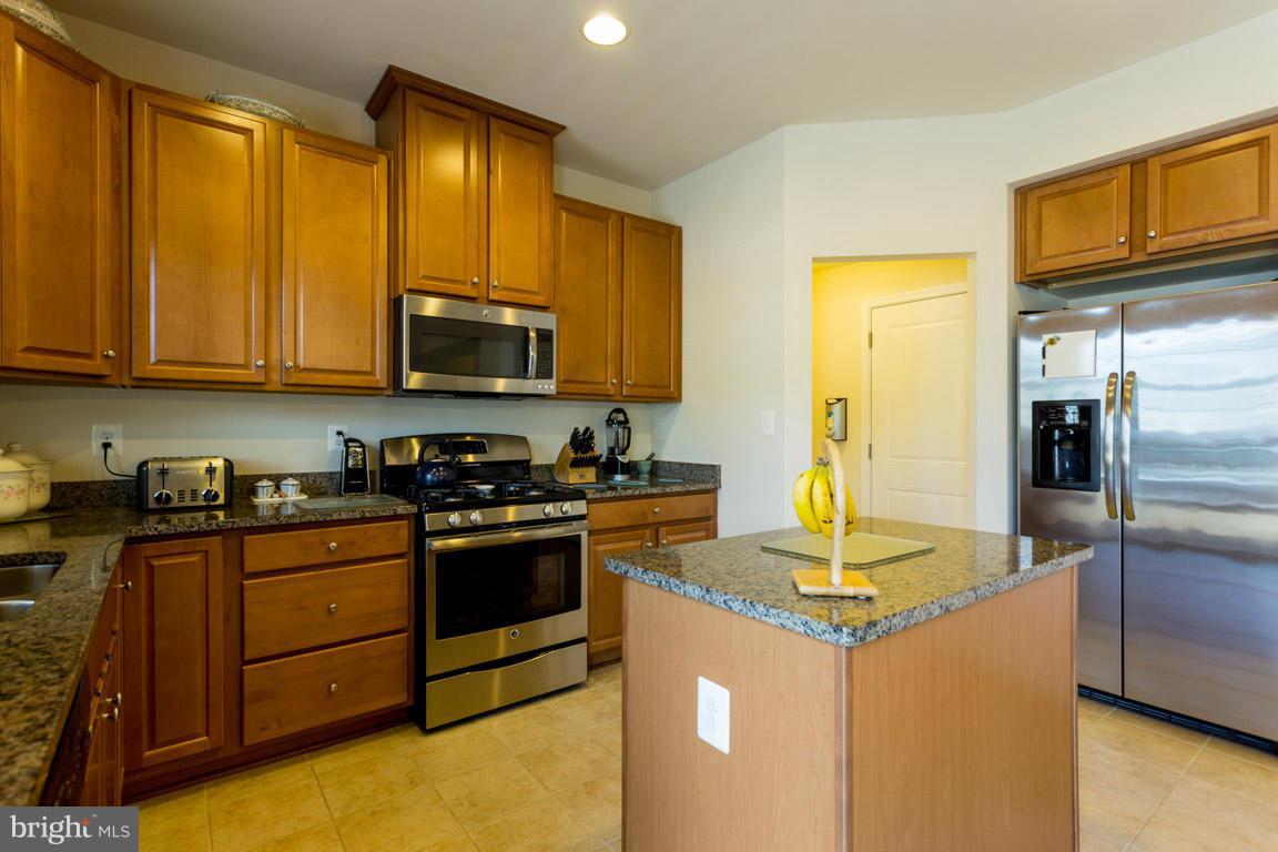 THREE FLAGS - Residential