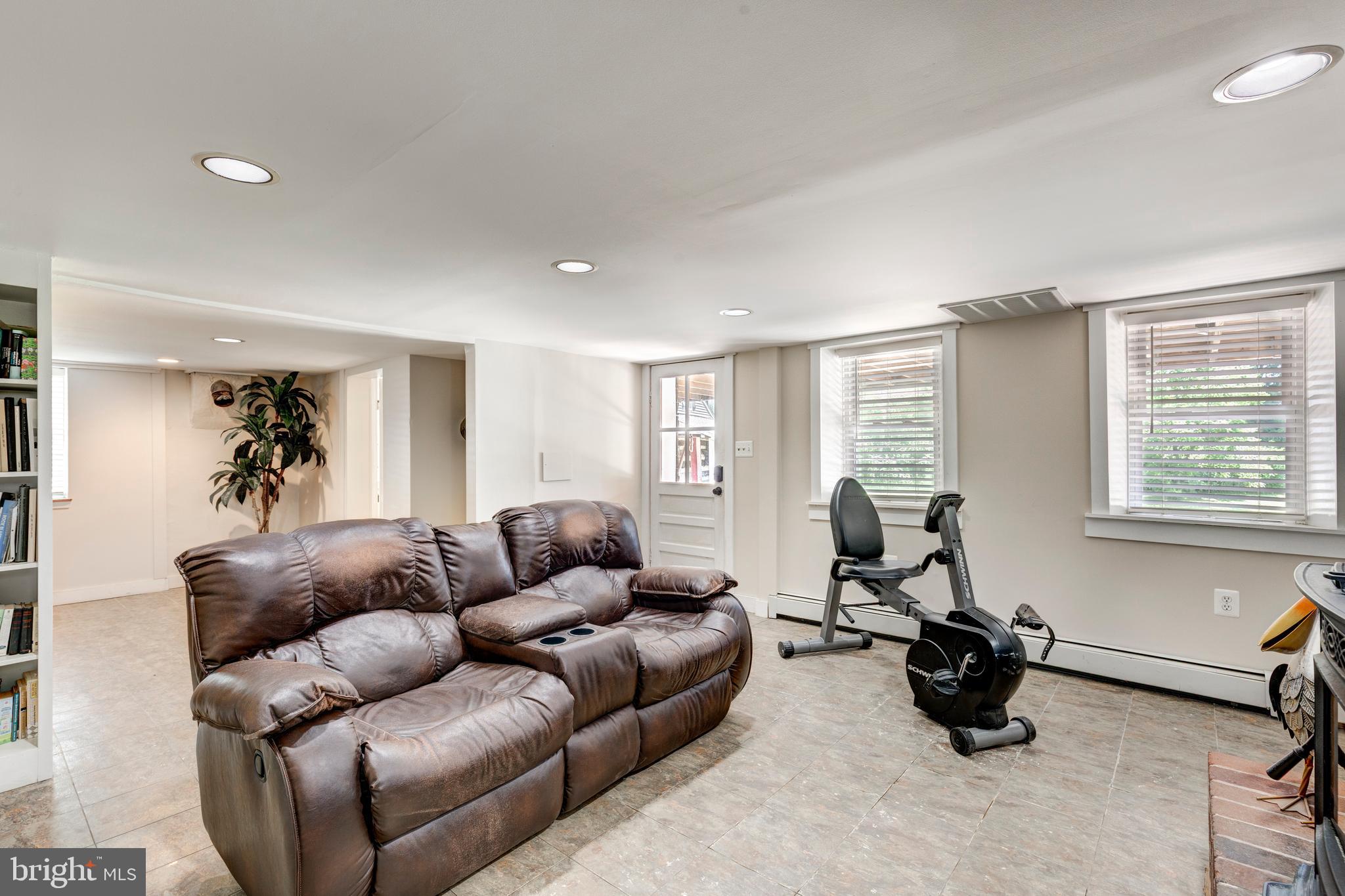 CARROLL COUNTY FARMETTES - Farm