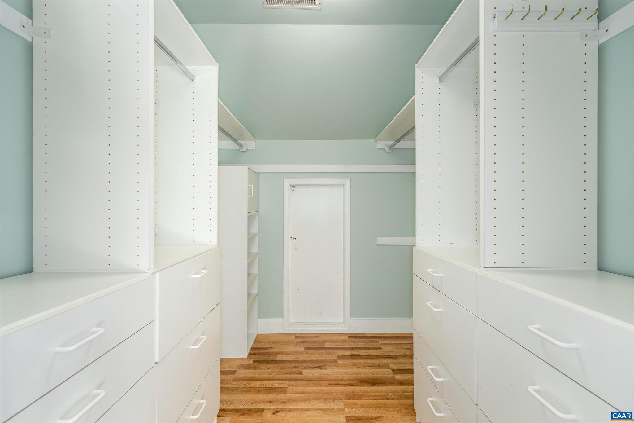 LAKE MONTICELLO - Residential