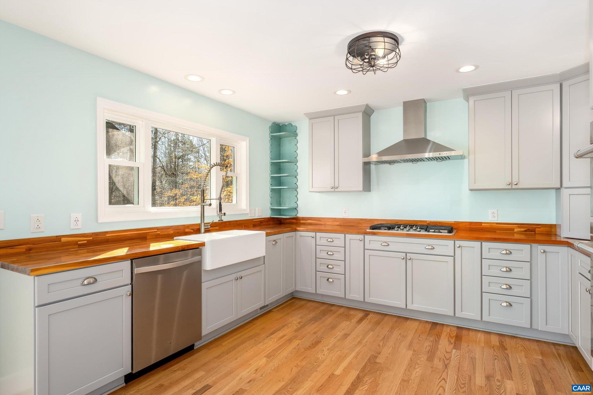 LAKE MONTICELLO - Residential