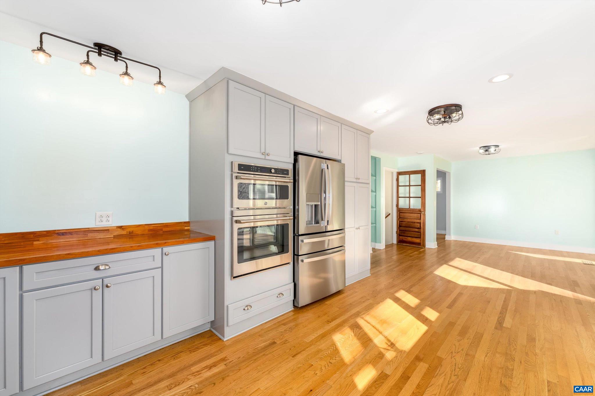 LAKE MONTICELLO - Residential