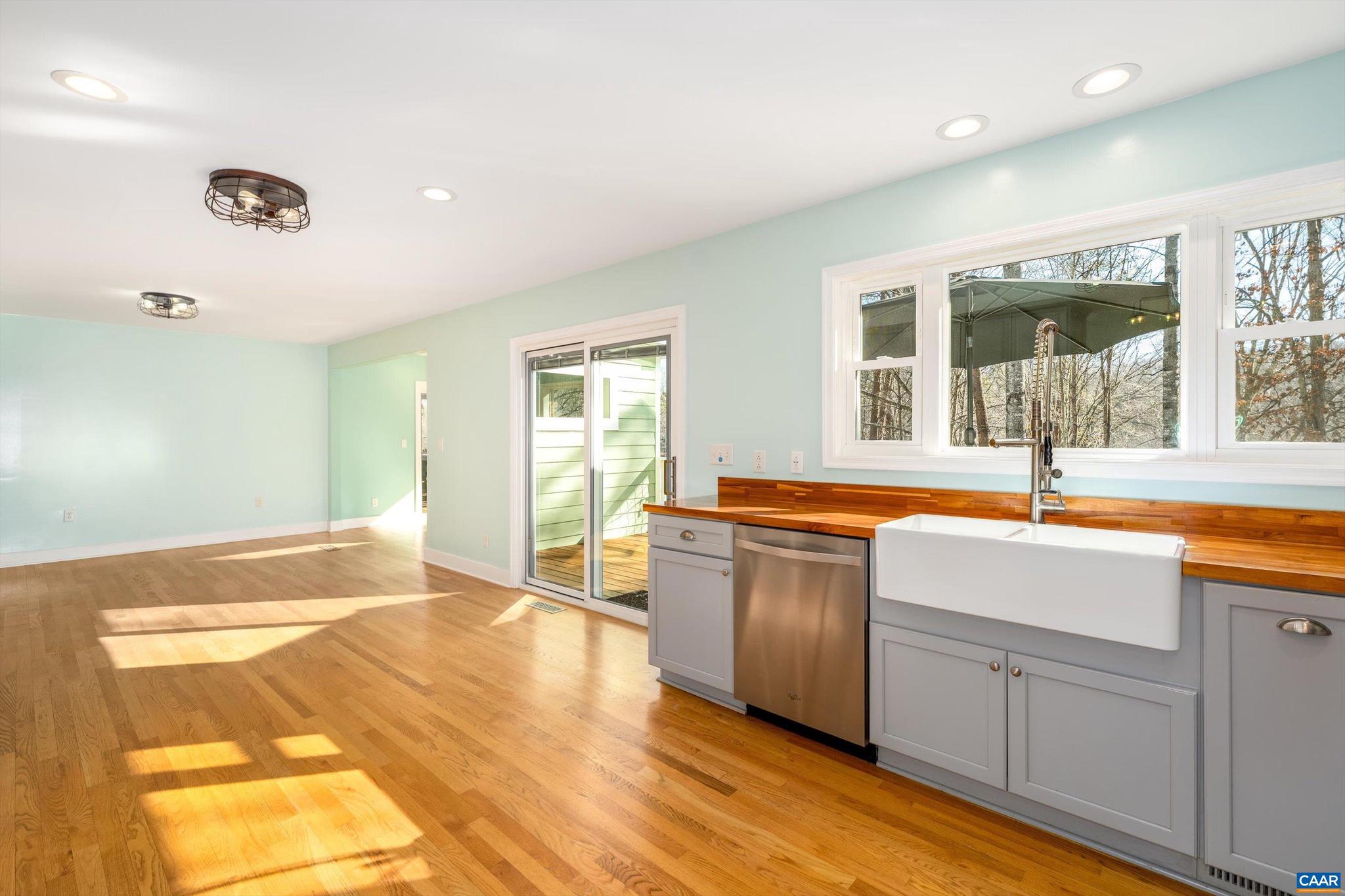 LAKE MONTICELLO - Residential