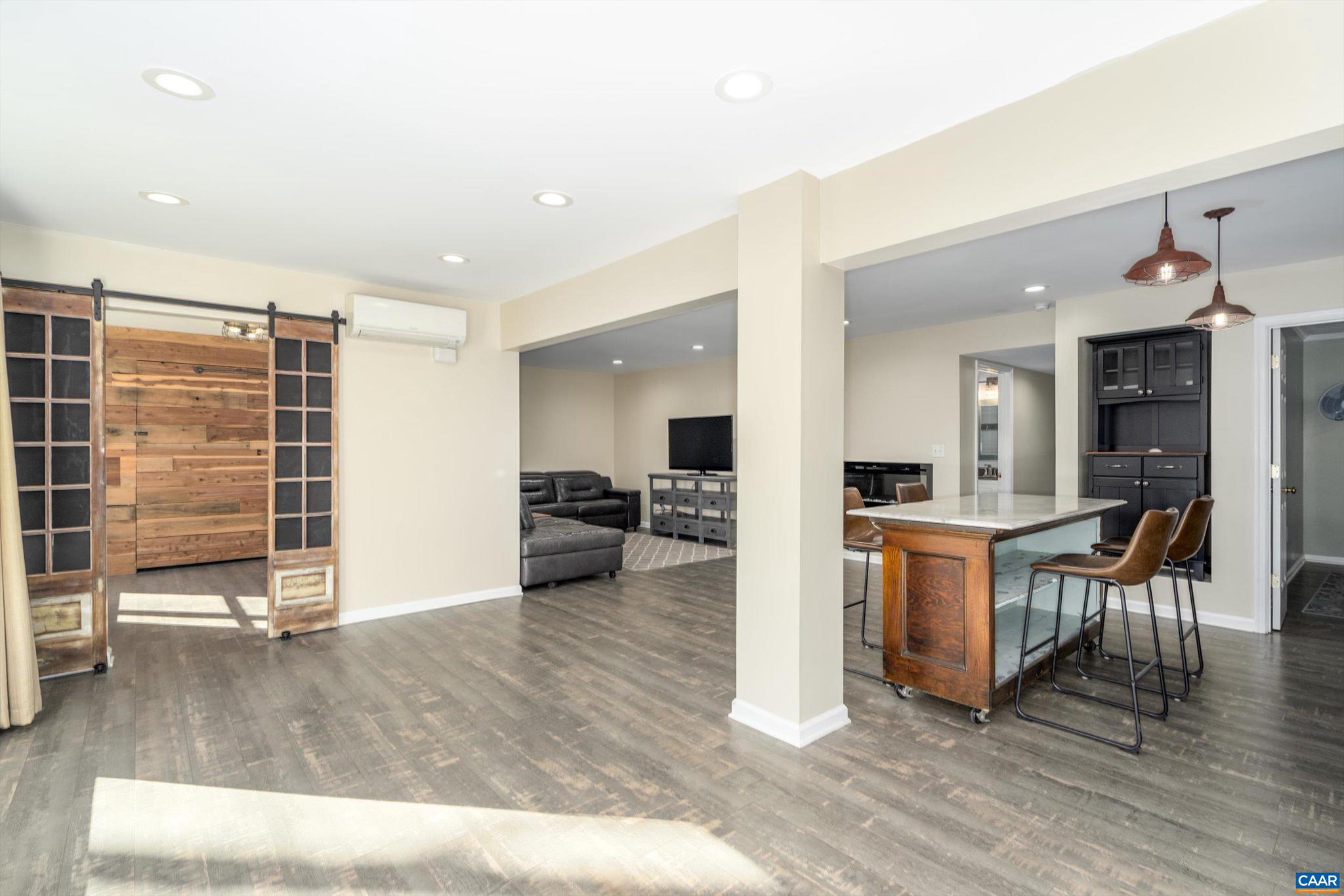 LAKE MONTICELLO - Residential