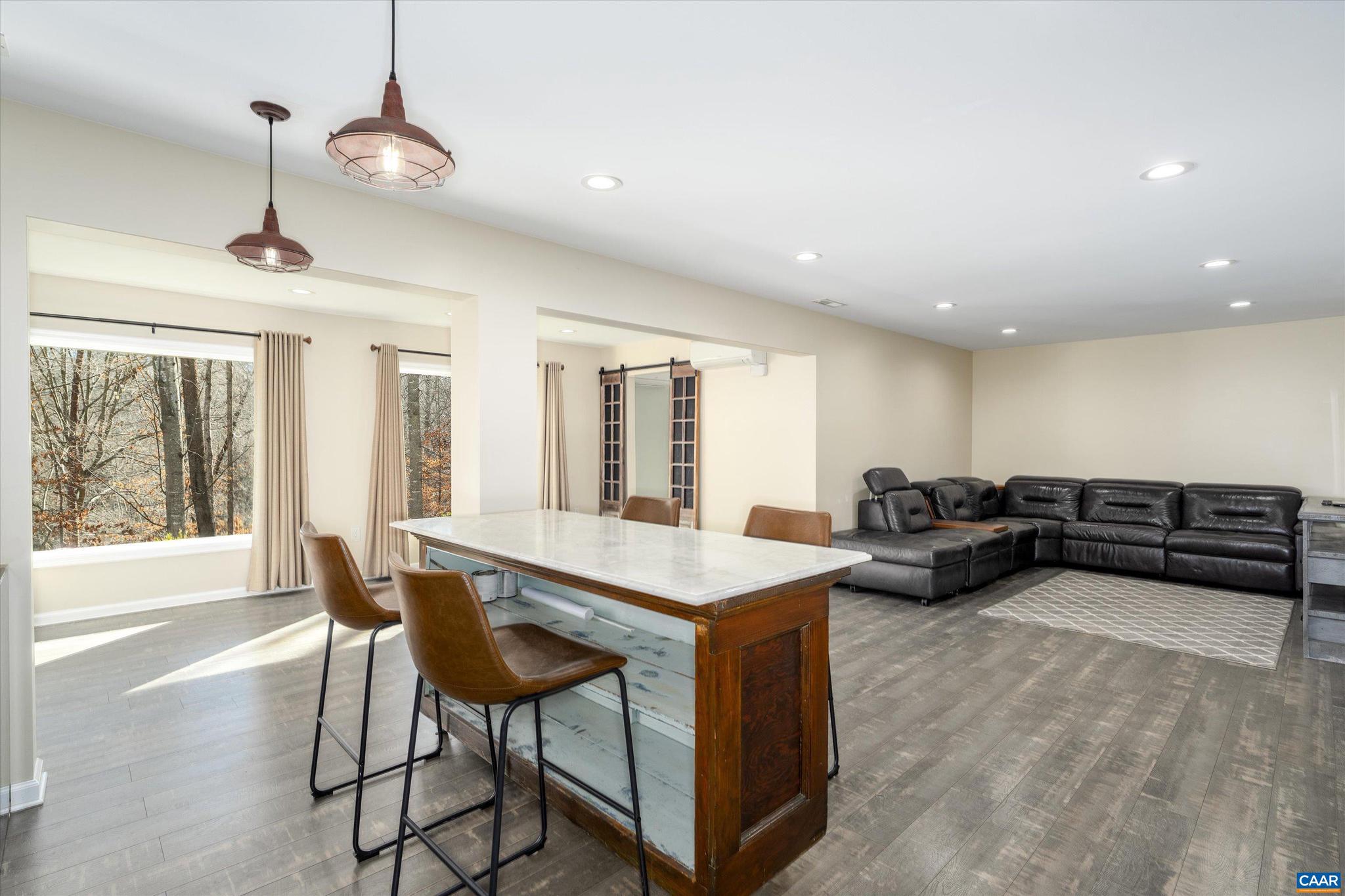 LAKE MONTICELLO - Residential