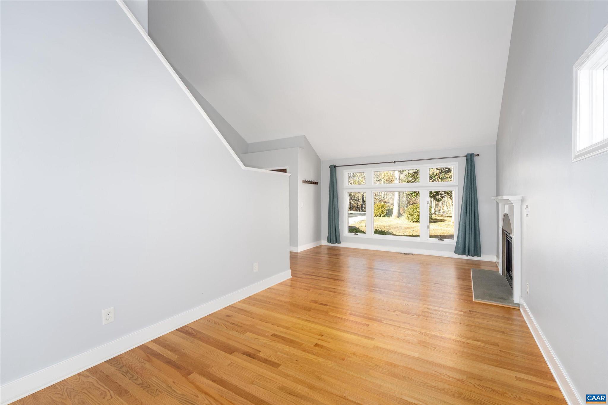 LAKE MONTICELLO - Residential