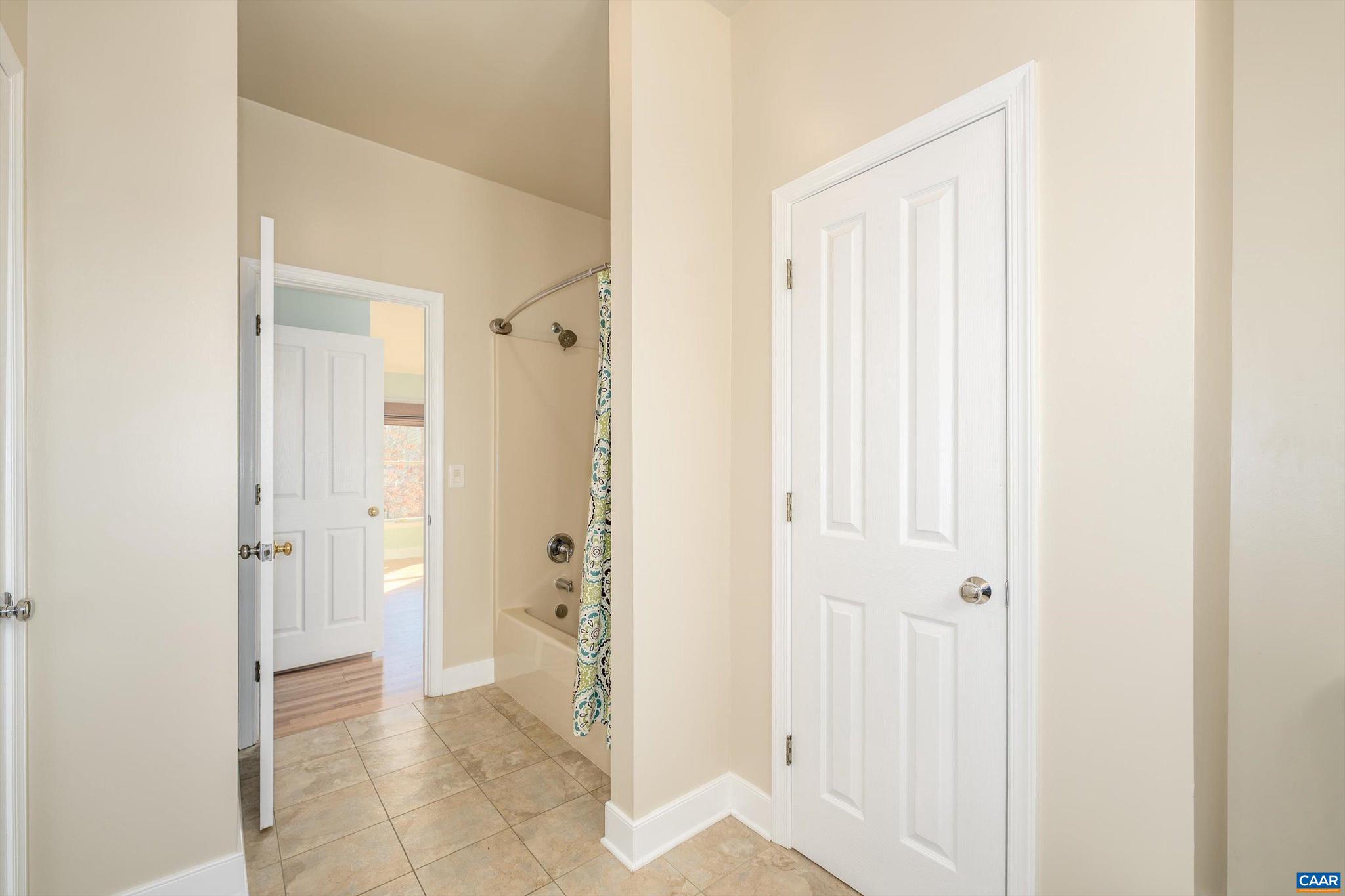 LAKE MONTICELLO - Residential