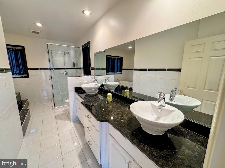 EAGLE ROCK RESORT - Residential