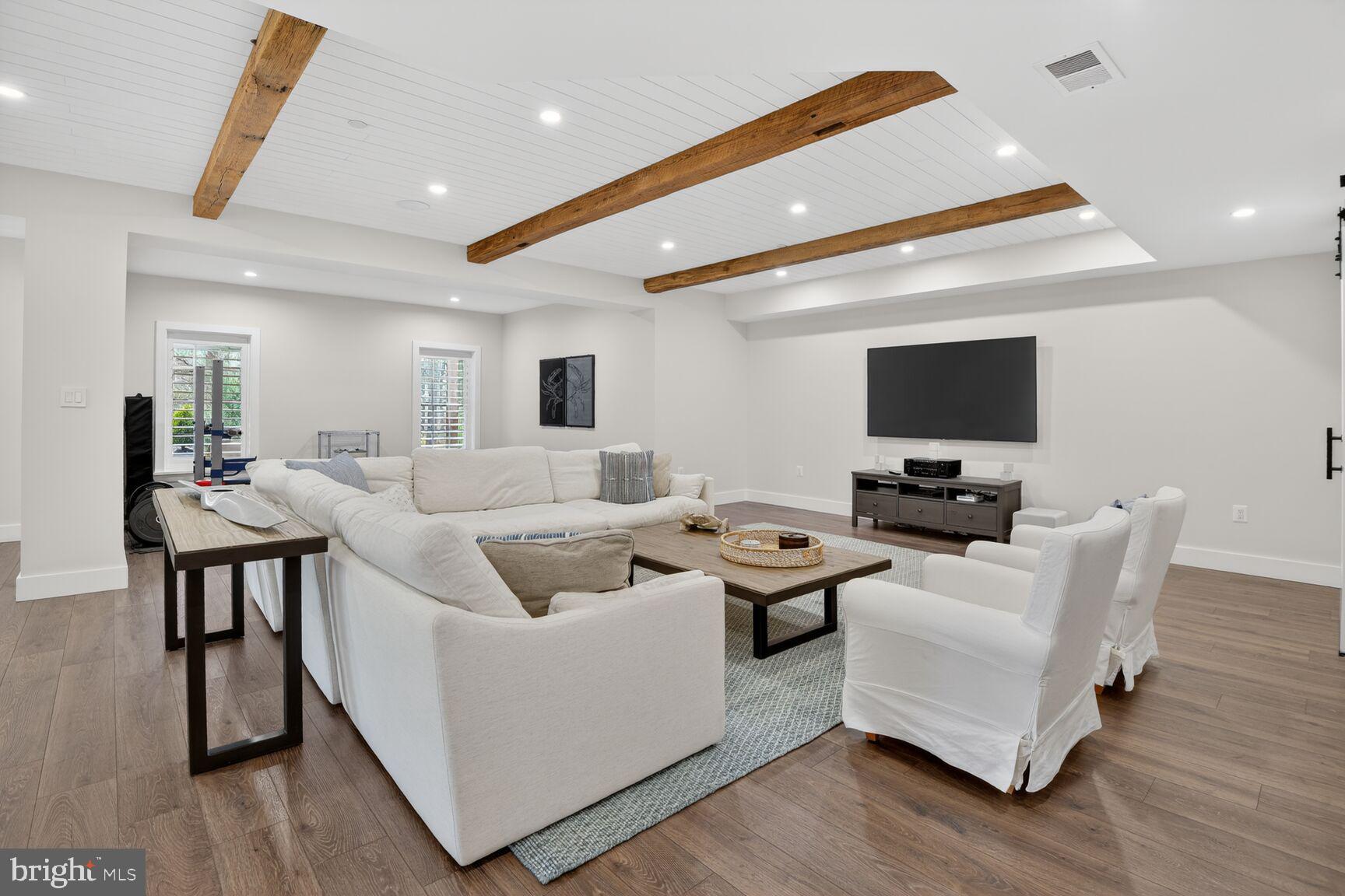 ROBERTS LANDING - Residential