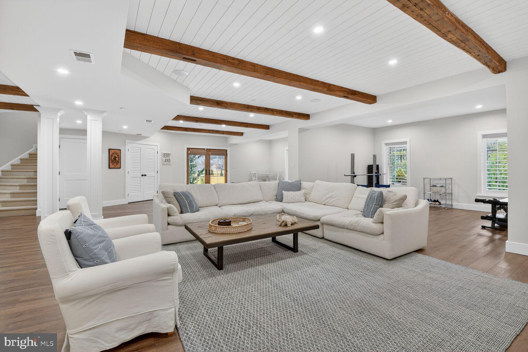 ROBERTS LANDING - Residential