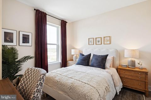 Tiny photo for 14911 Deco Circle #LOT 94, CHANTILLY, VA 20151 (MLS # VAFX2279260)