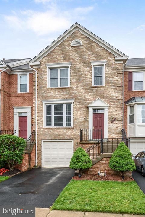 Photo of 20923 Sandstone Square, STERLING, VA 20165 (MLS # VALO2122146)