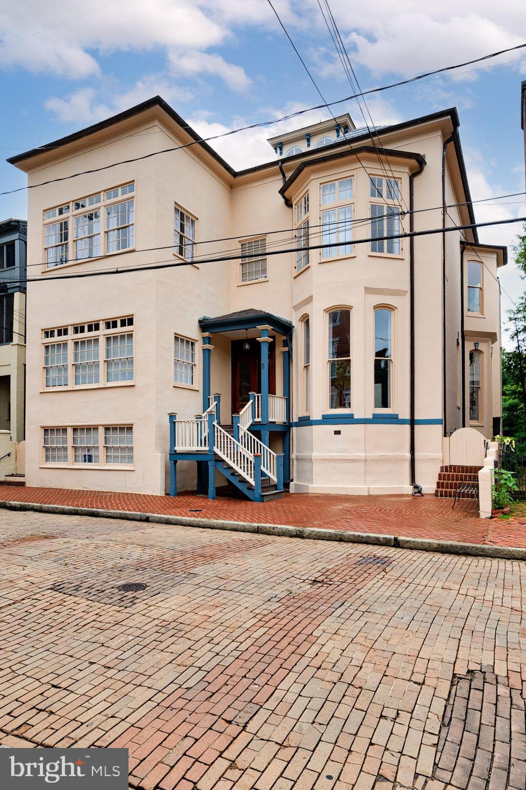 ADMIRAL TERRY - Residential