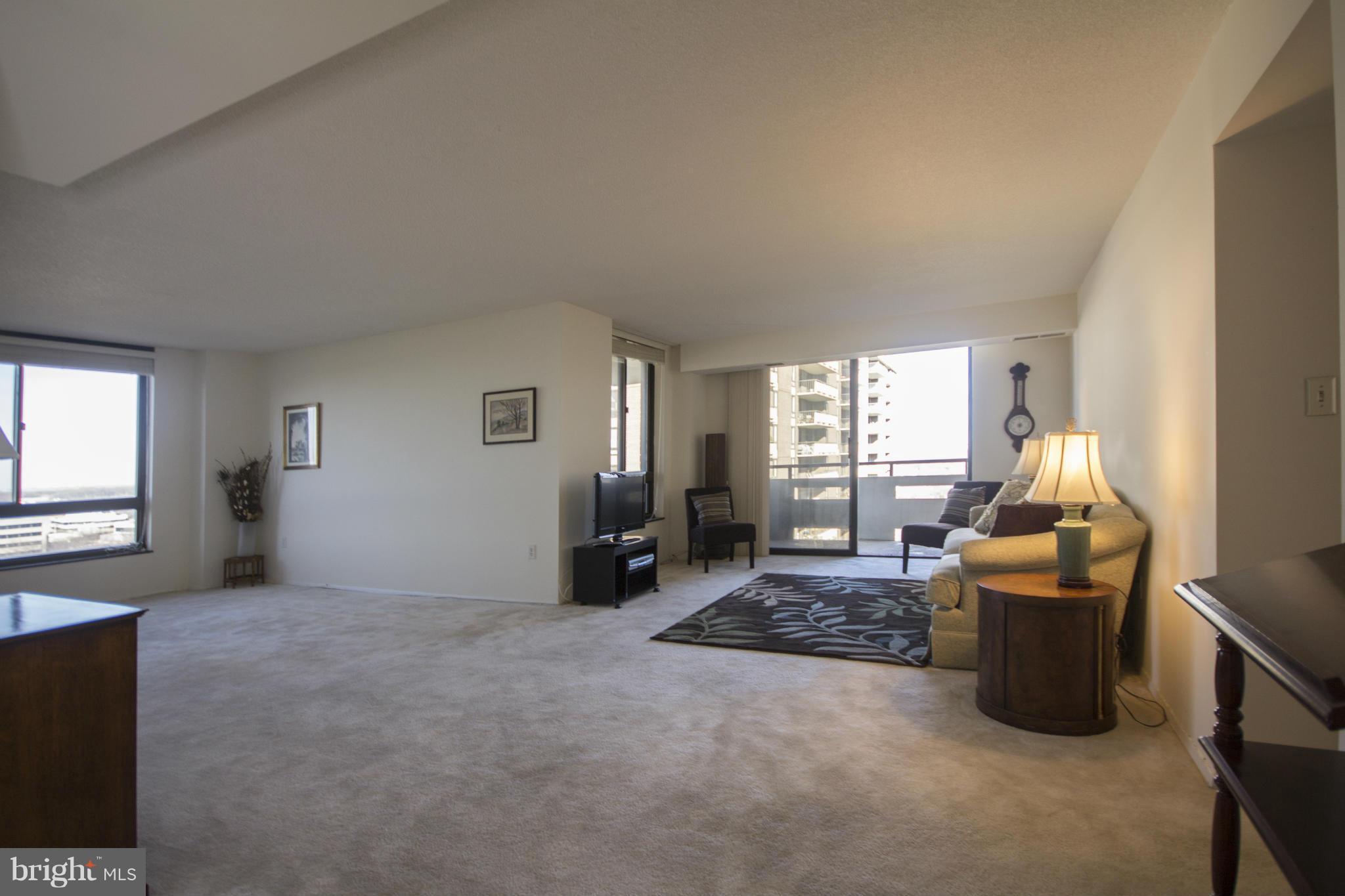 ENCORE OF MCLEAN - Residential