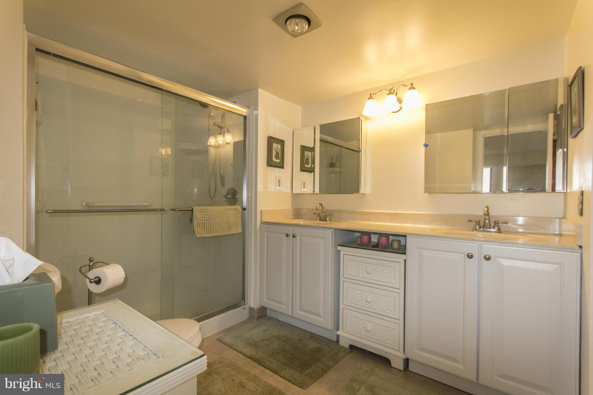 ENCORE OF MCLEAN - Residential