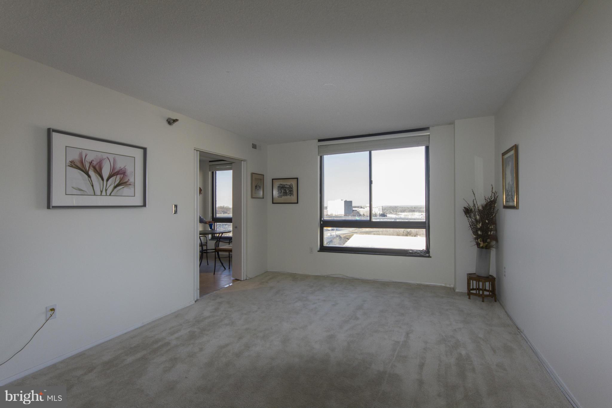 ENCORE OF MCLEAN - Residential