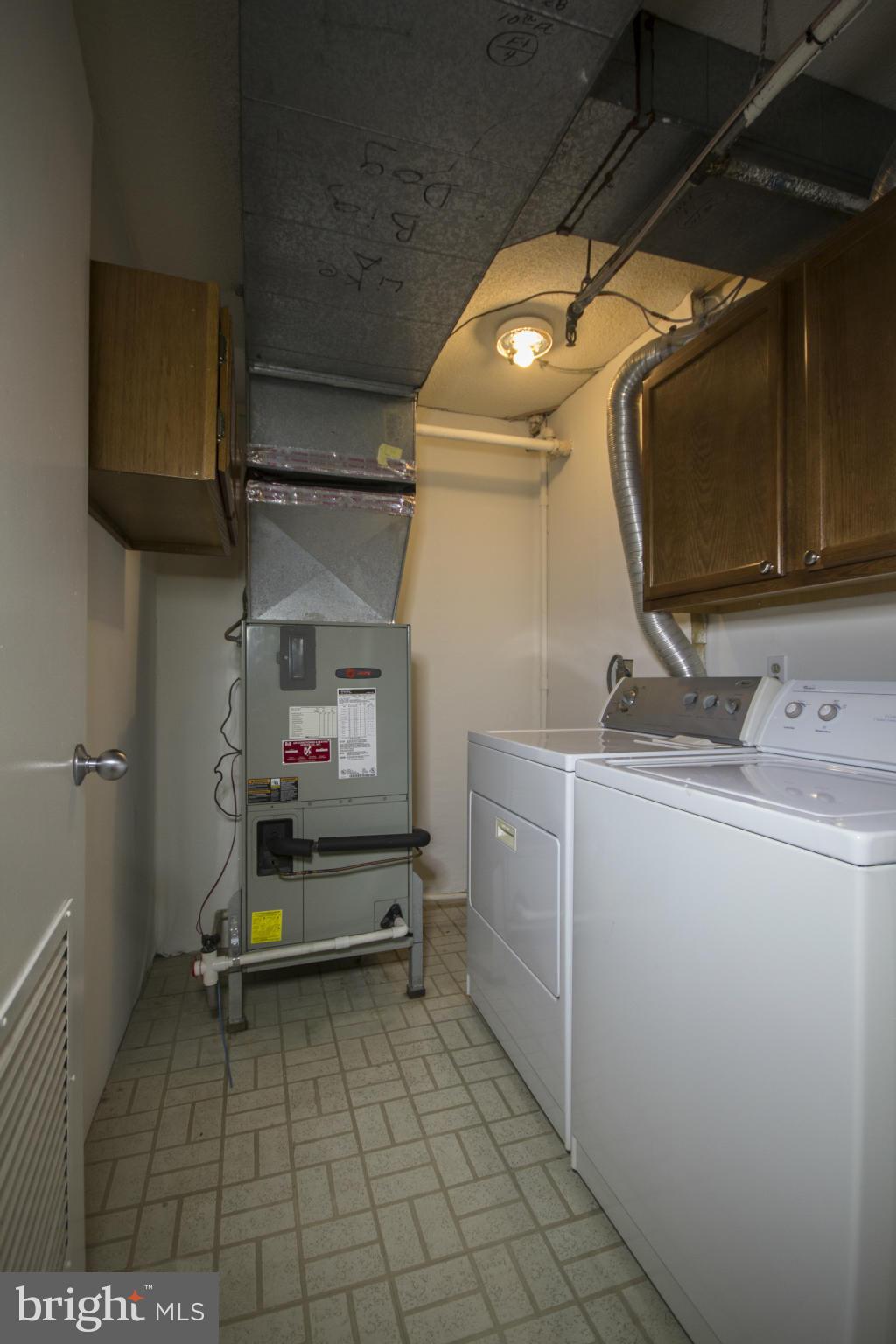 ENCORE OF MCLEAN - Residential