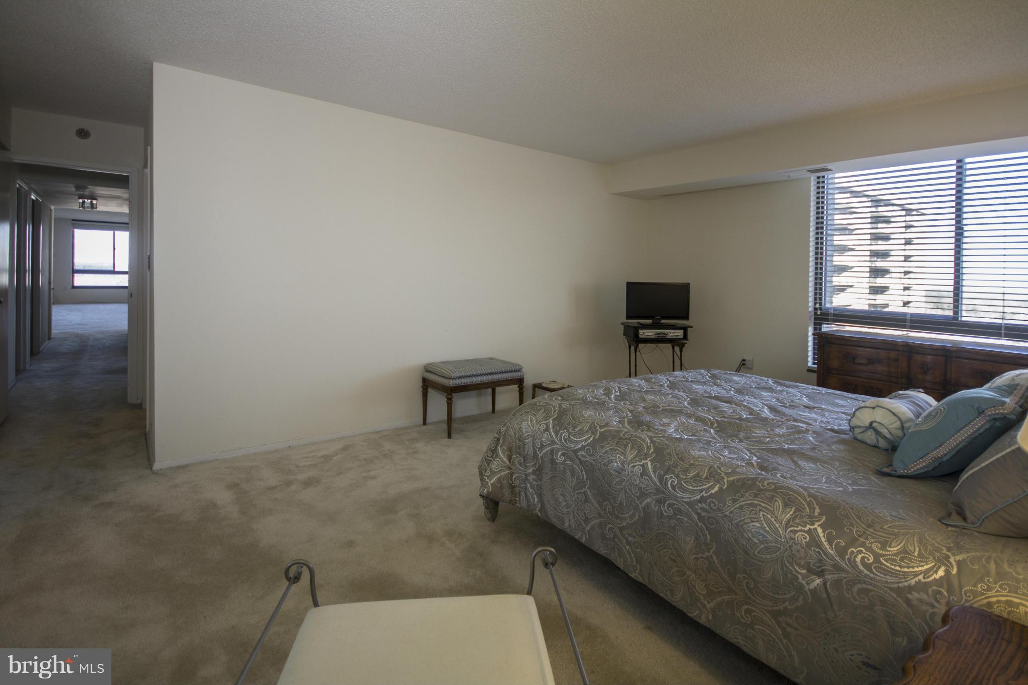 ENCORE OF MCLEAN - Residential