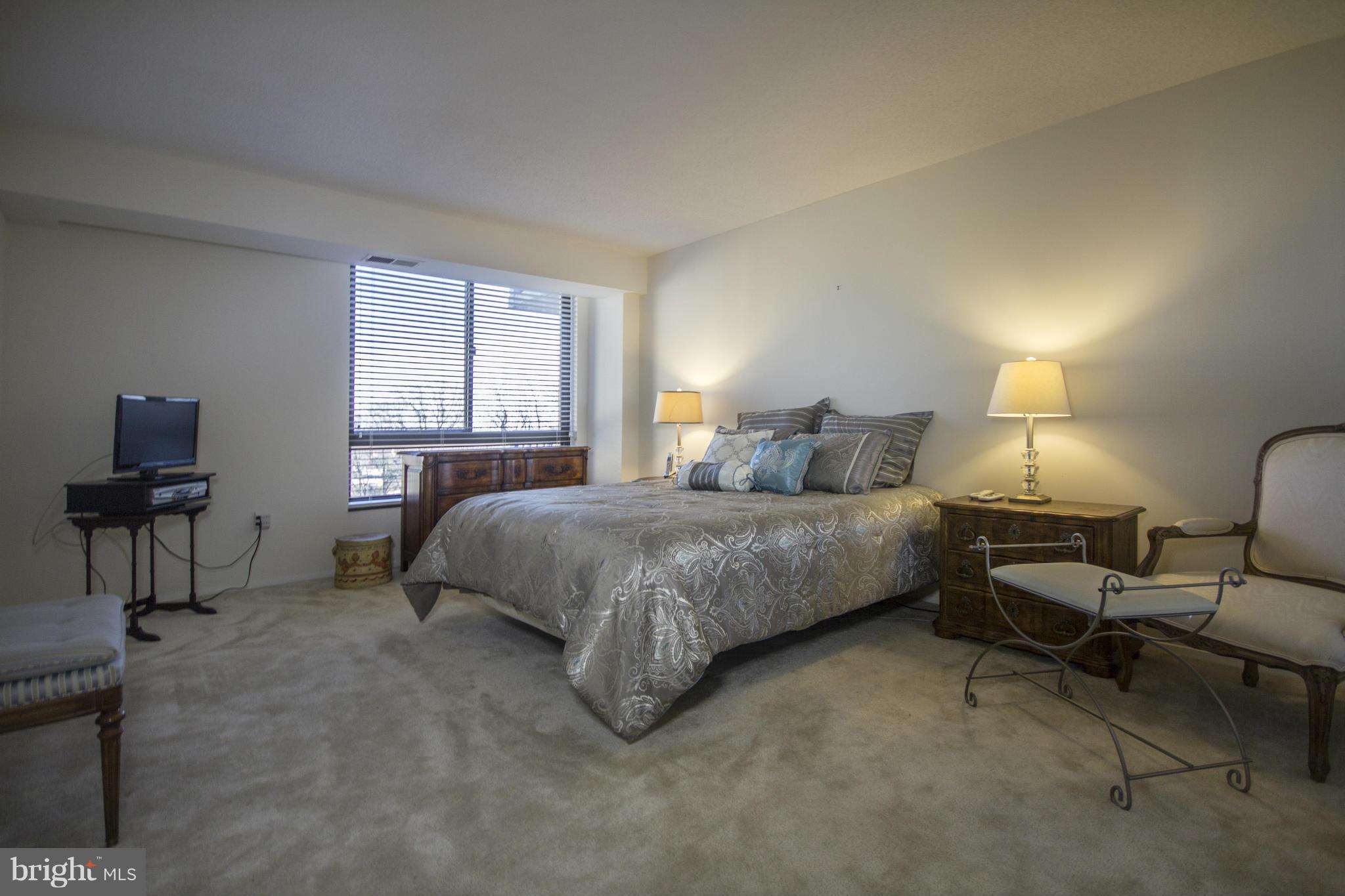 ENCORE OF MCLEAN - Residential