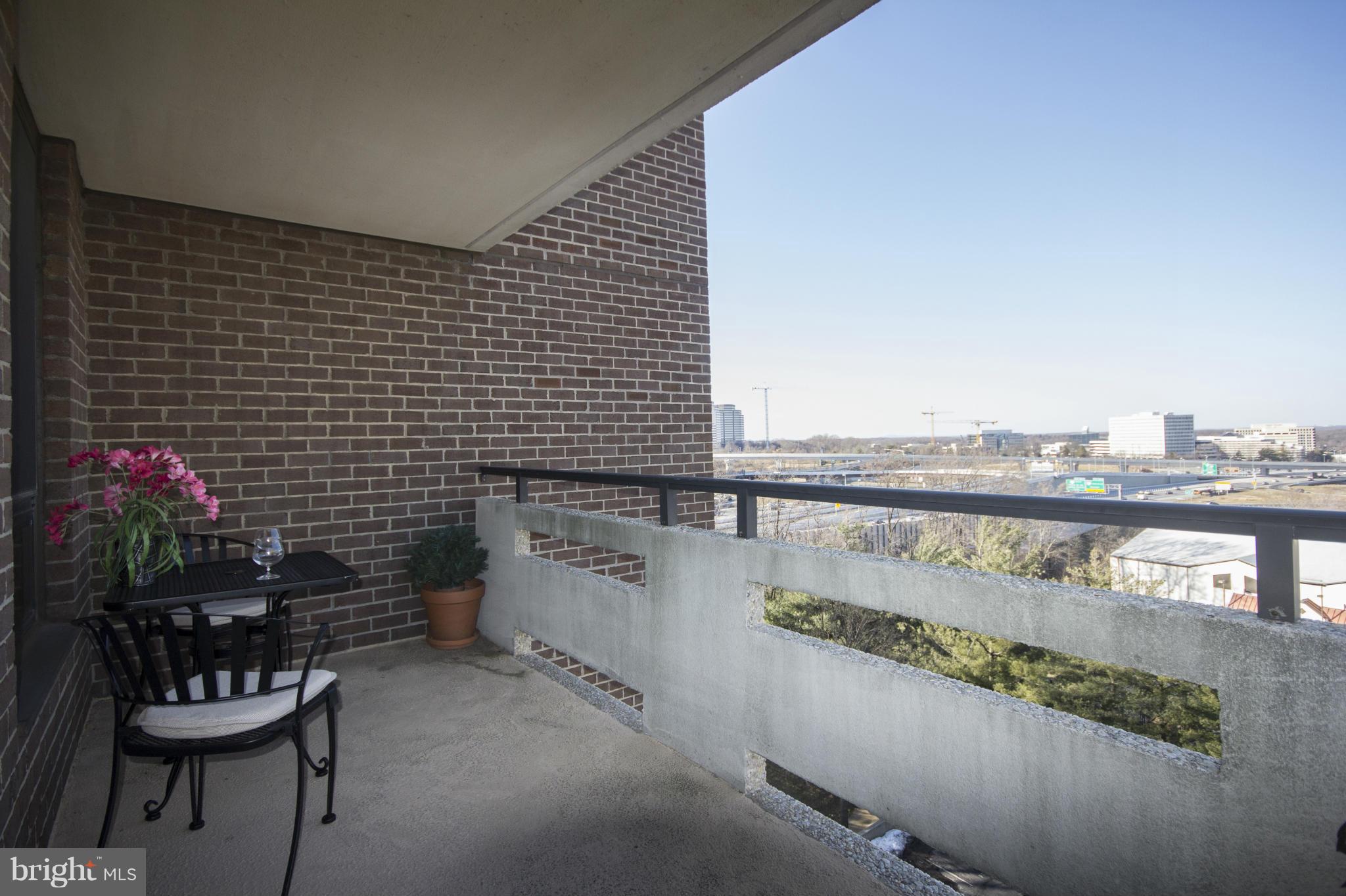 ENCORE OF MCLEAN - Residential