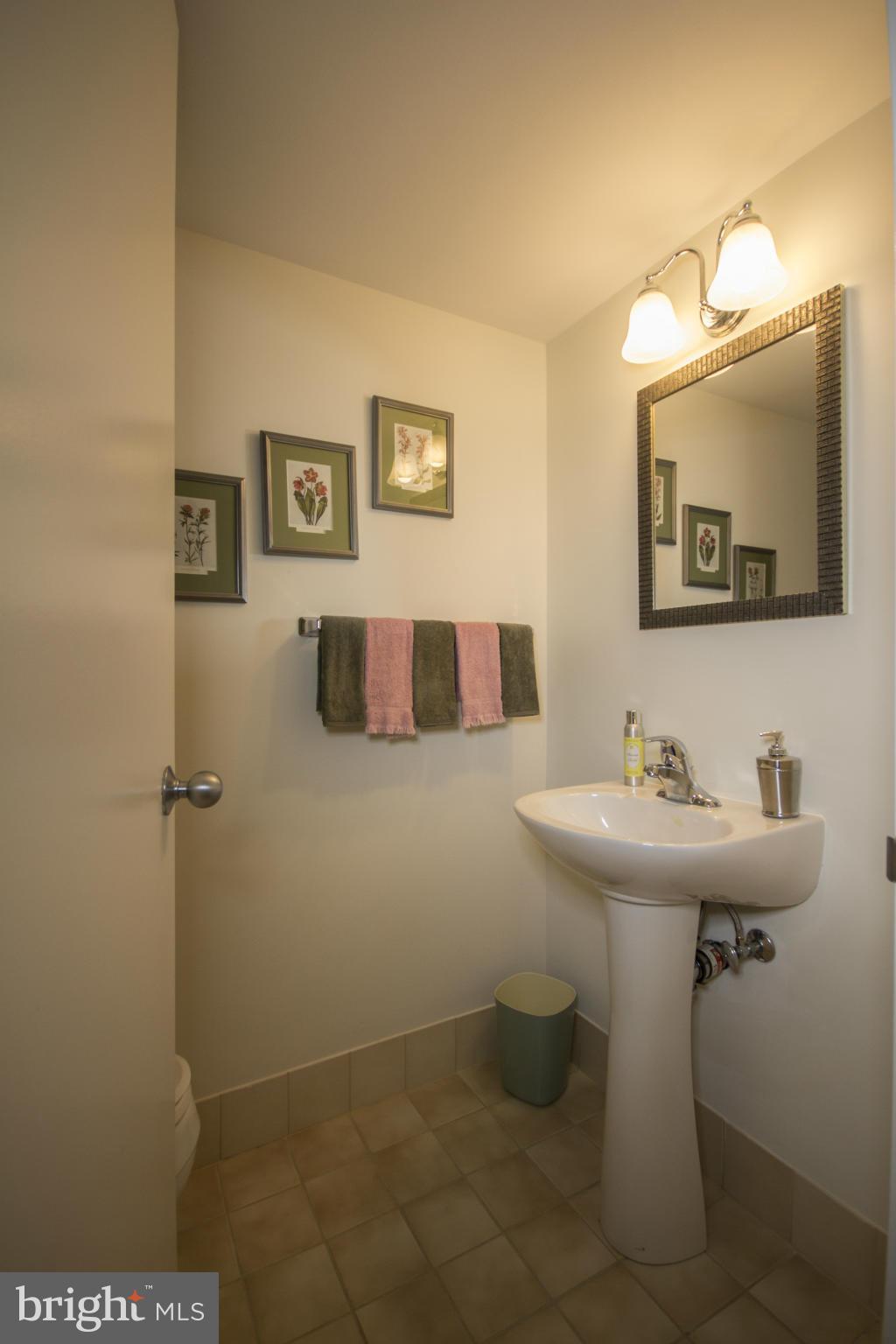 ENCORE OF MCLEAN - Residential