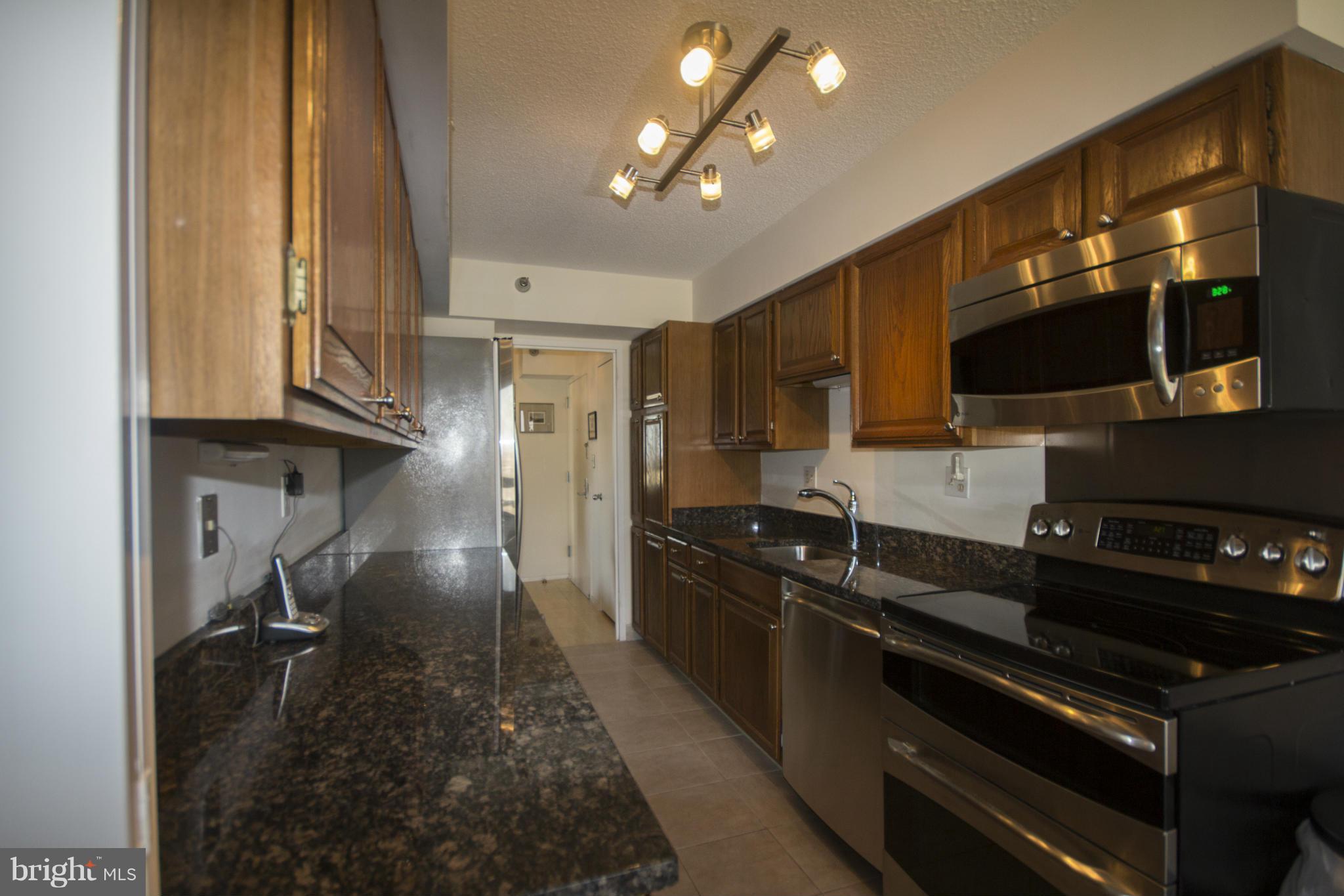 ENCORE OF MCLEAN - Residential