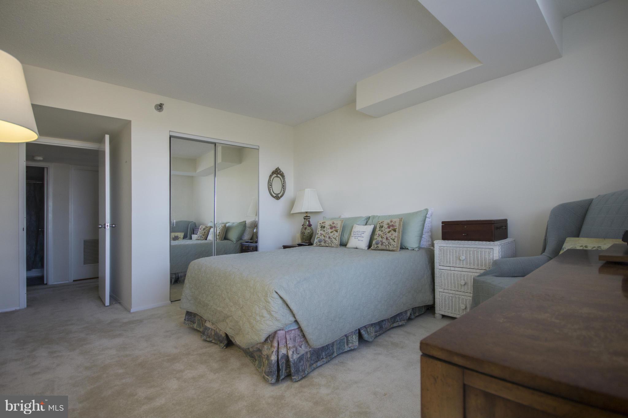 ENCORE OF MCLEAN - Residential