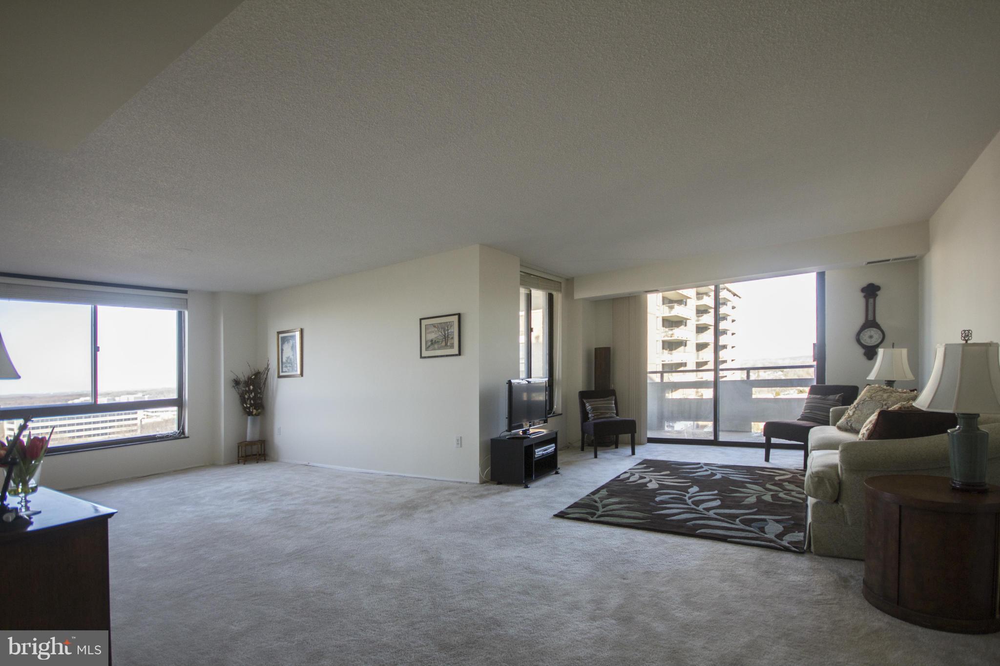 ENCORE OF MCLEAN - Residential