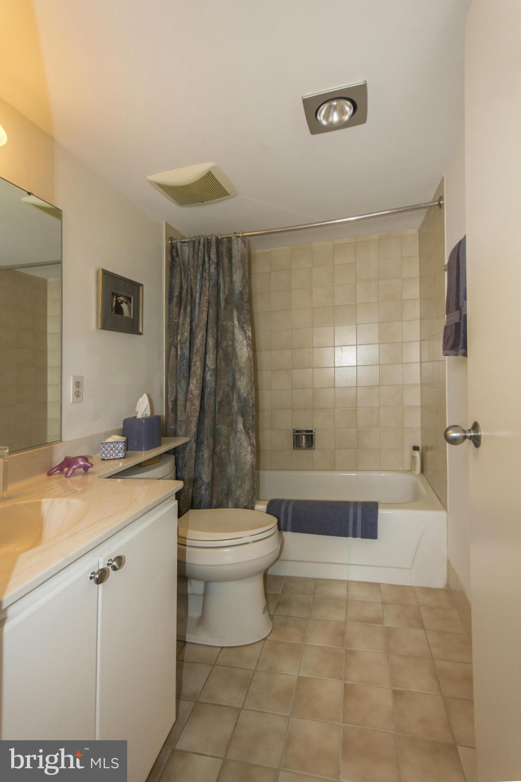 ENCORE OF MCLEAN - Residential