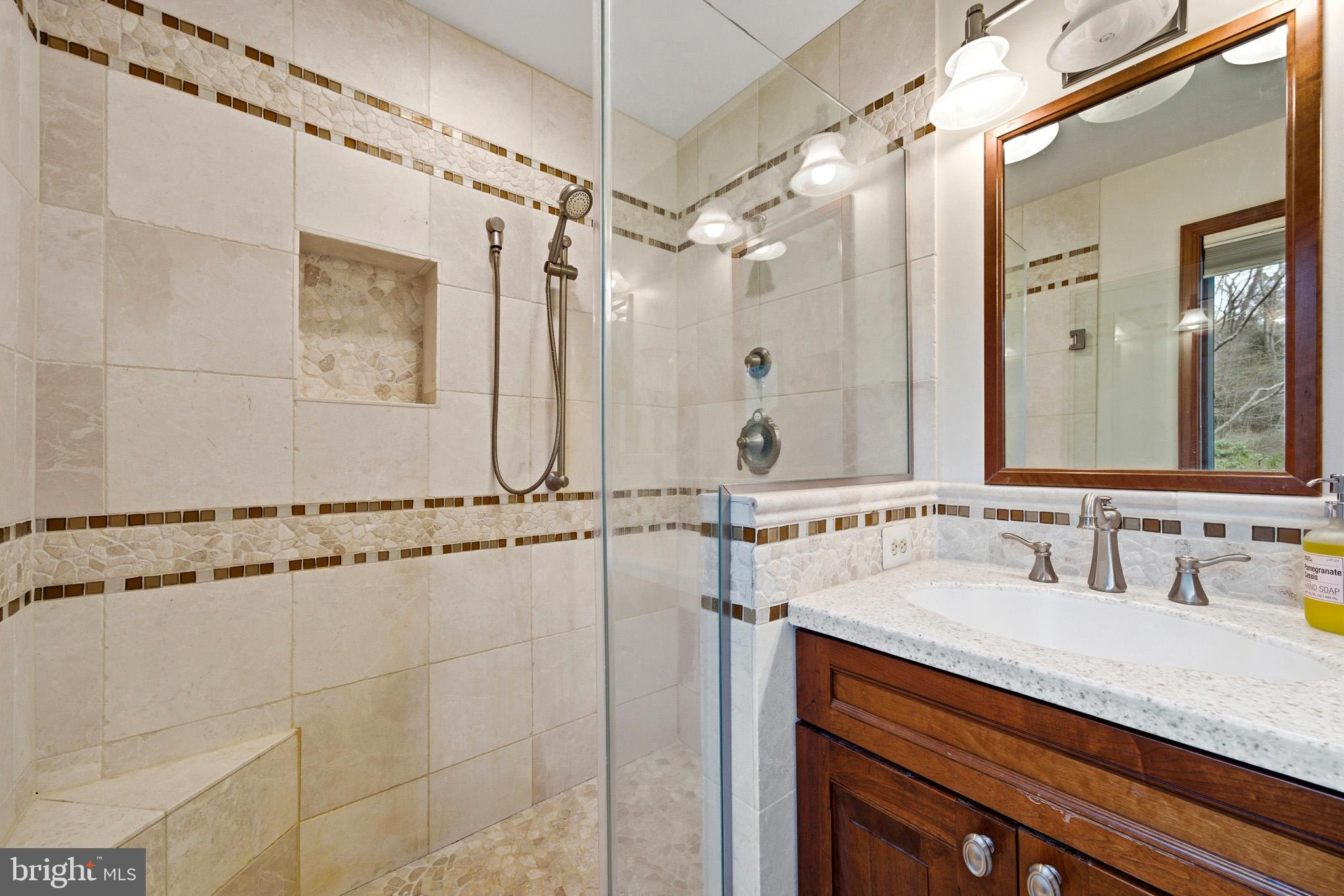 ST LEONARD SHORES - Residential