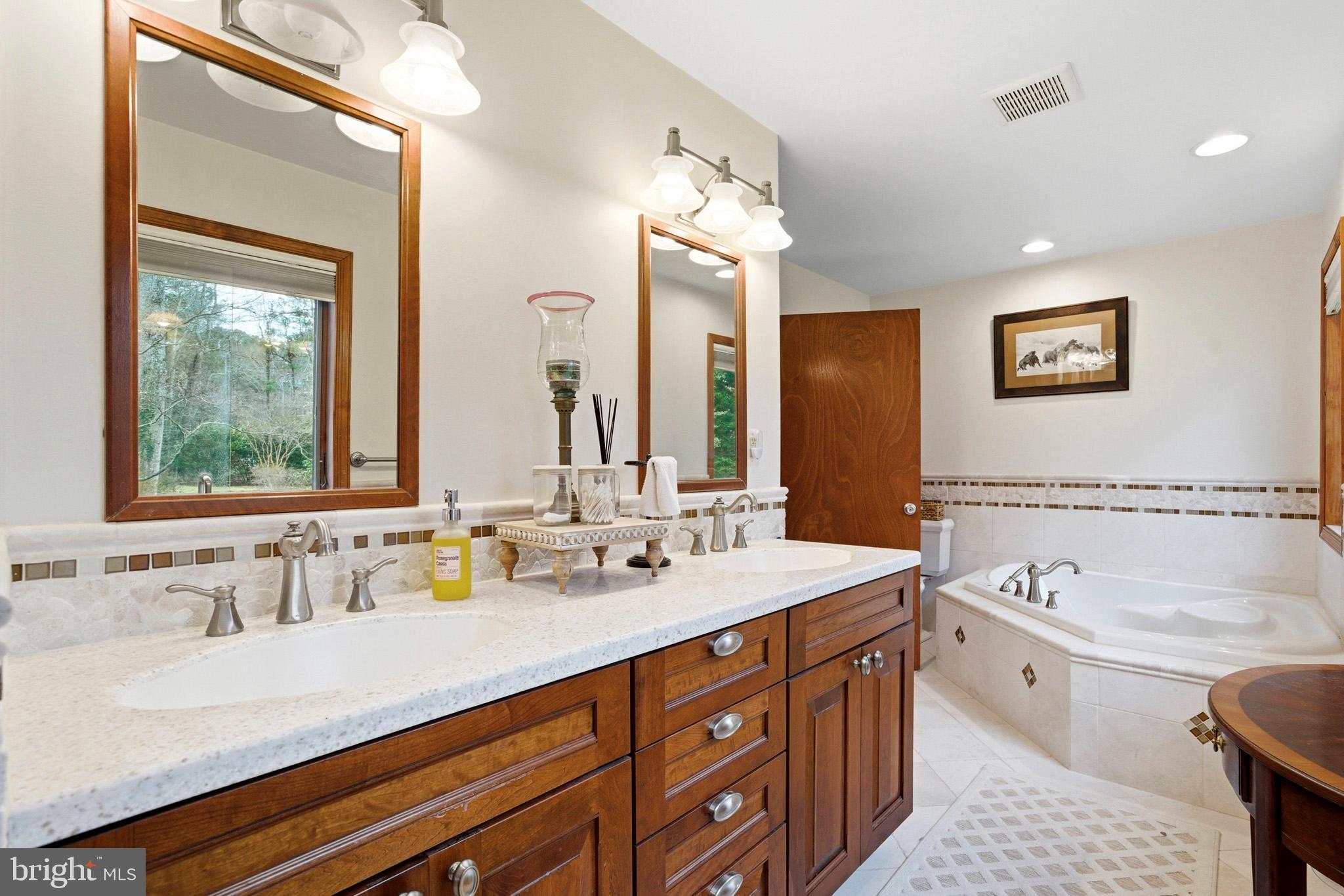 ST LEONARD SHORES - Residential