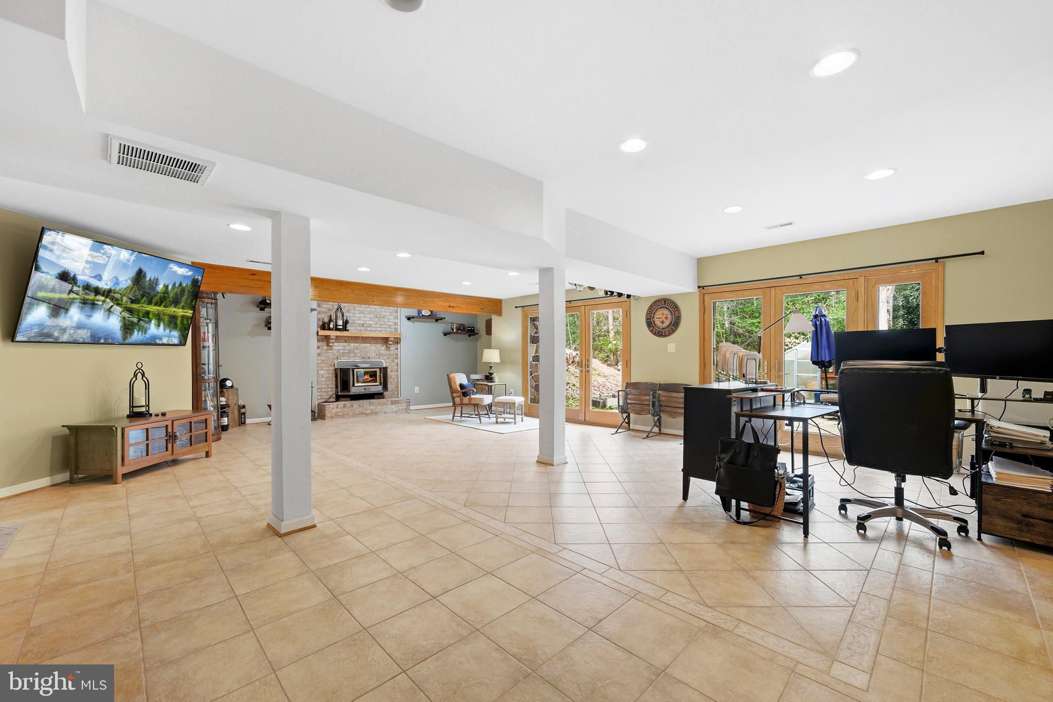 ST LEONARD SHORES - Residential