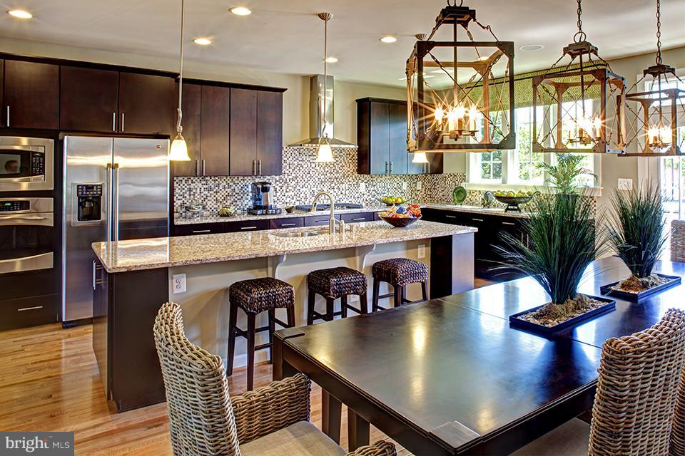 MANOR OAKS - Residential