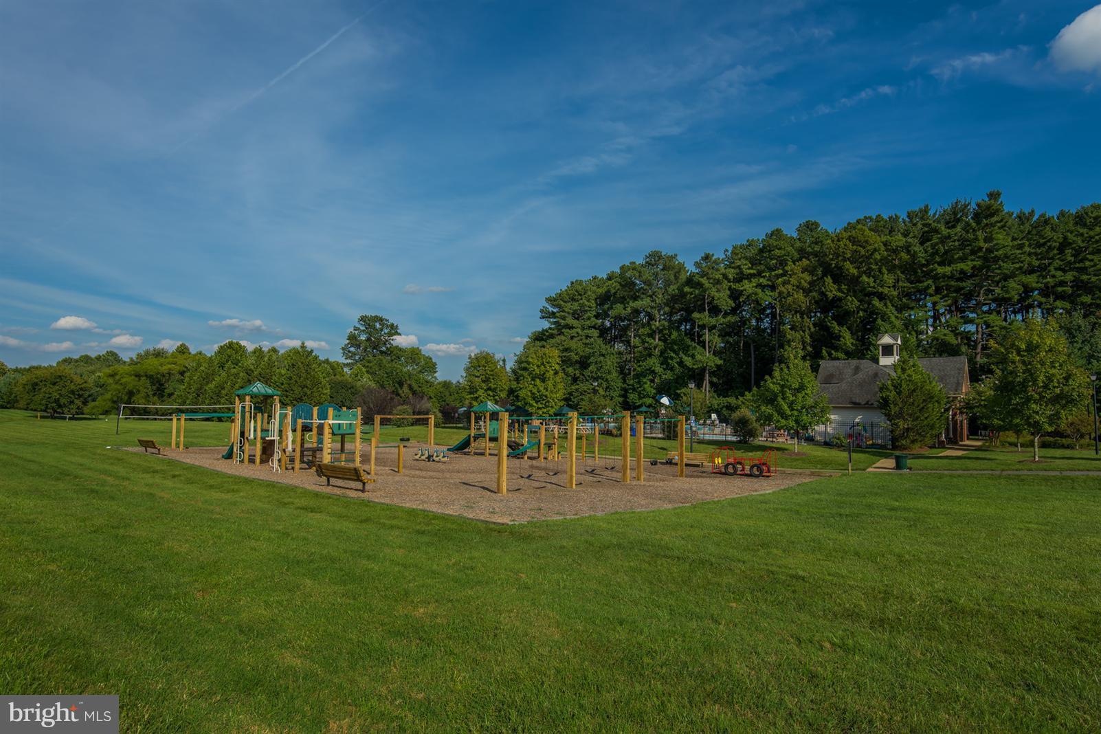 MANOR OAKS - Residential