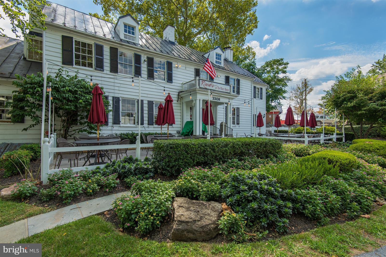 MANOR OAKS - Residential