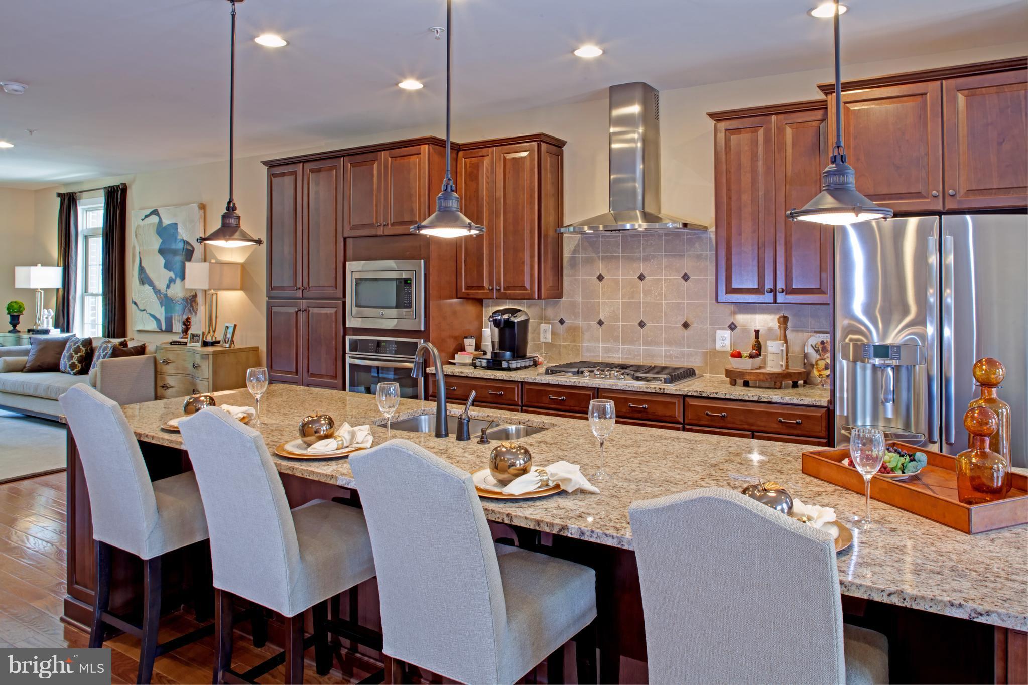 MANOR OAKS - Residential