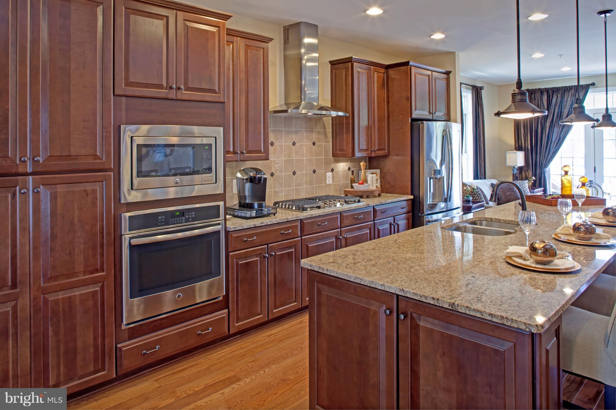 MANOR OAKS - Residential