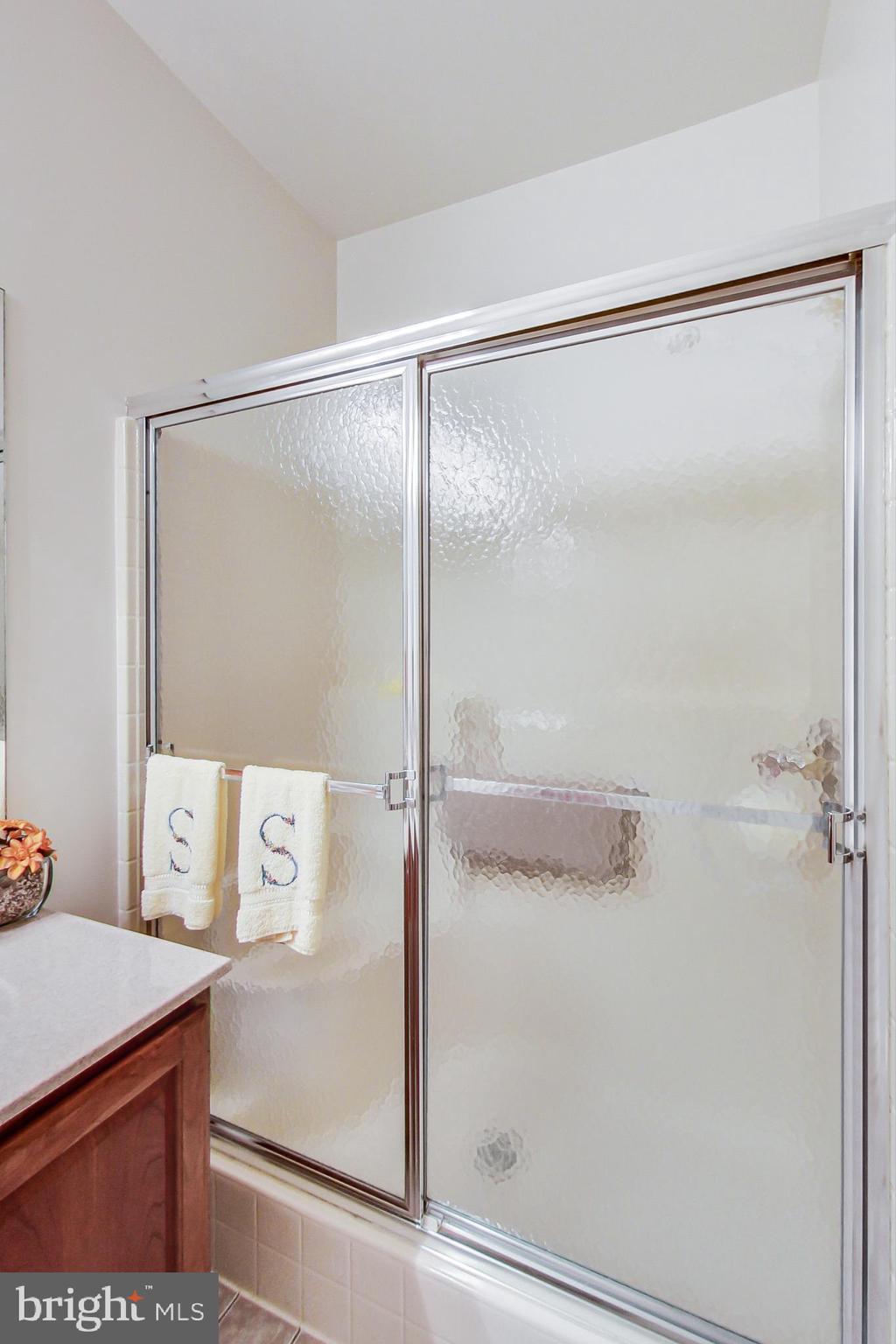 HAWTHORNE GREENE - Residential