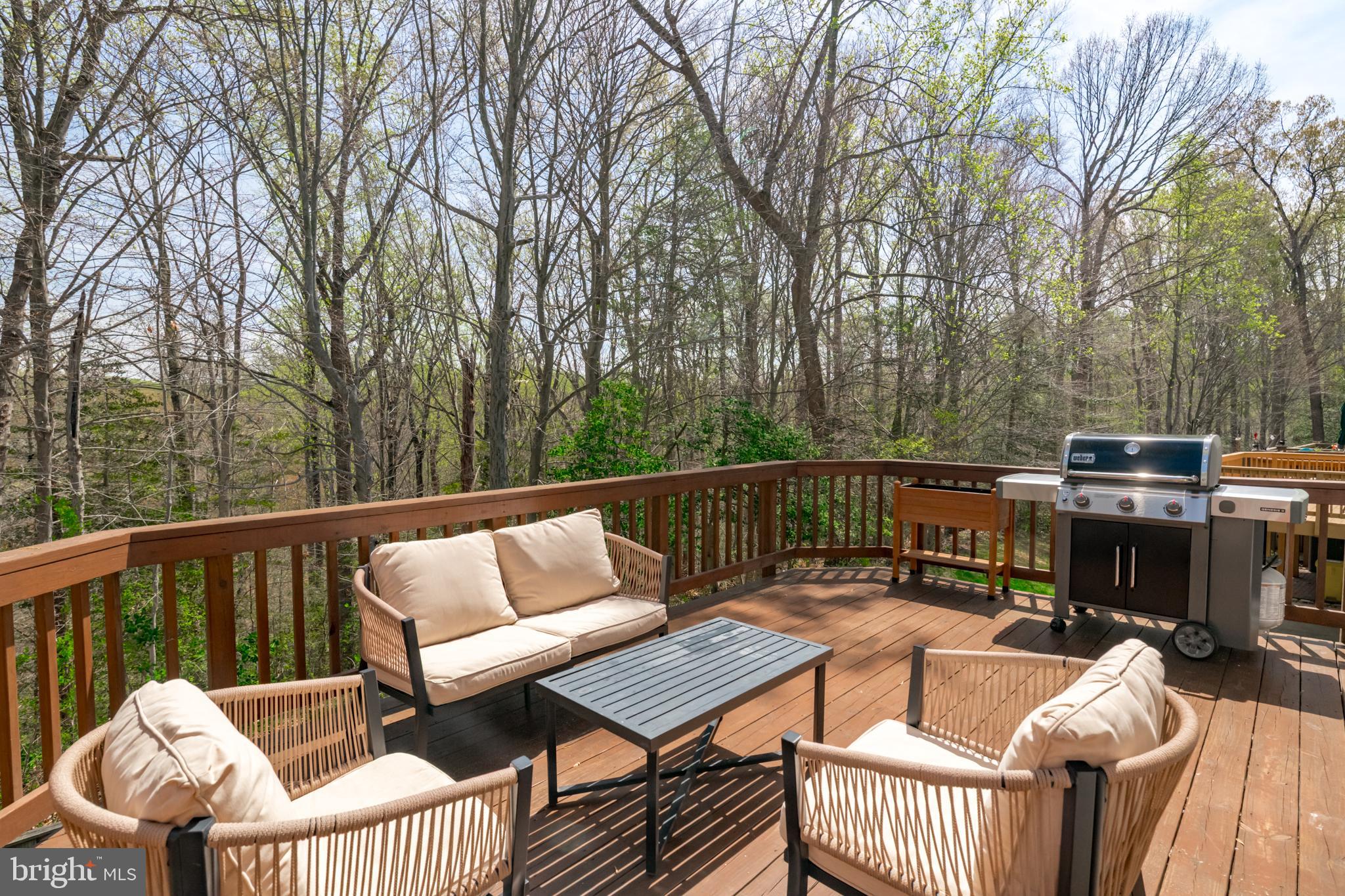 FALCON CREST - Residential