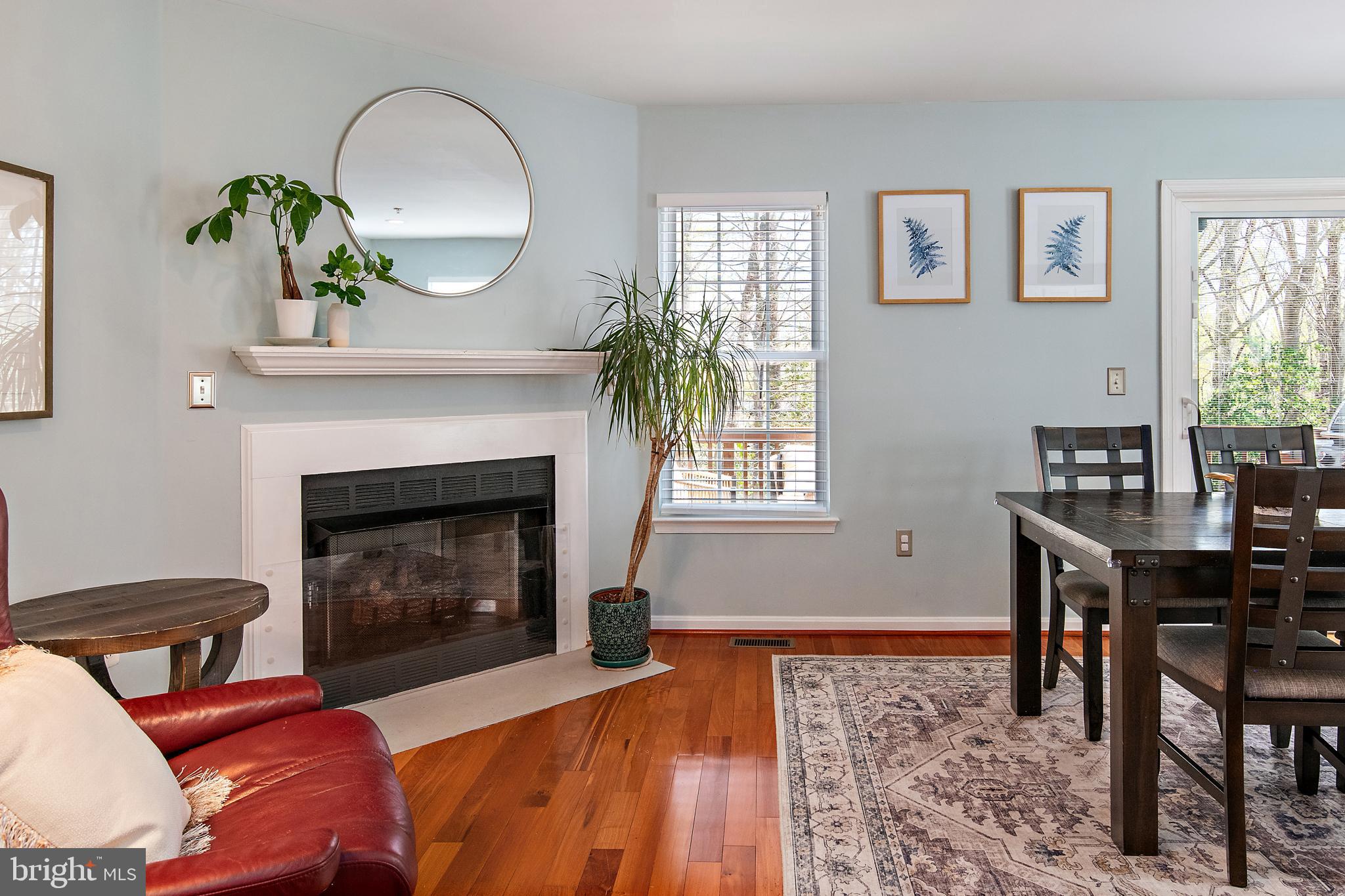 FALCON CREST - Residential