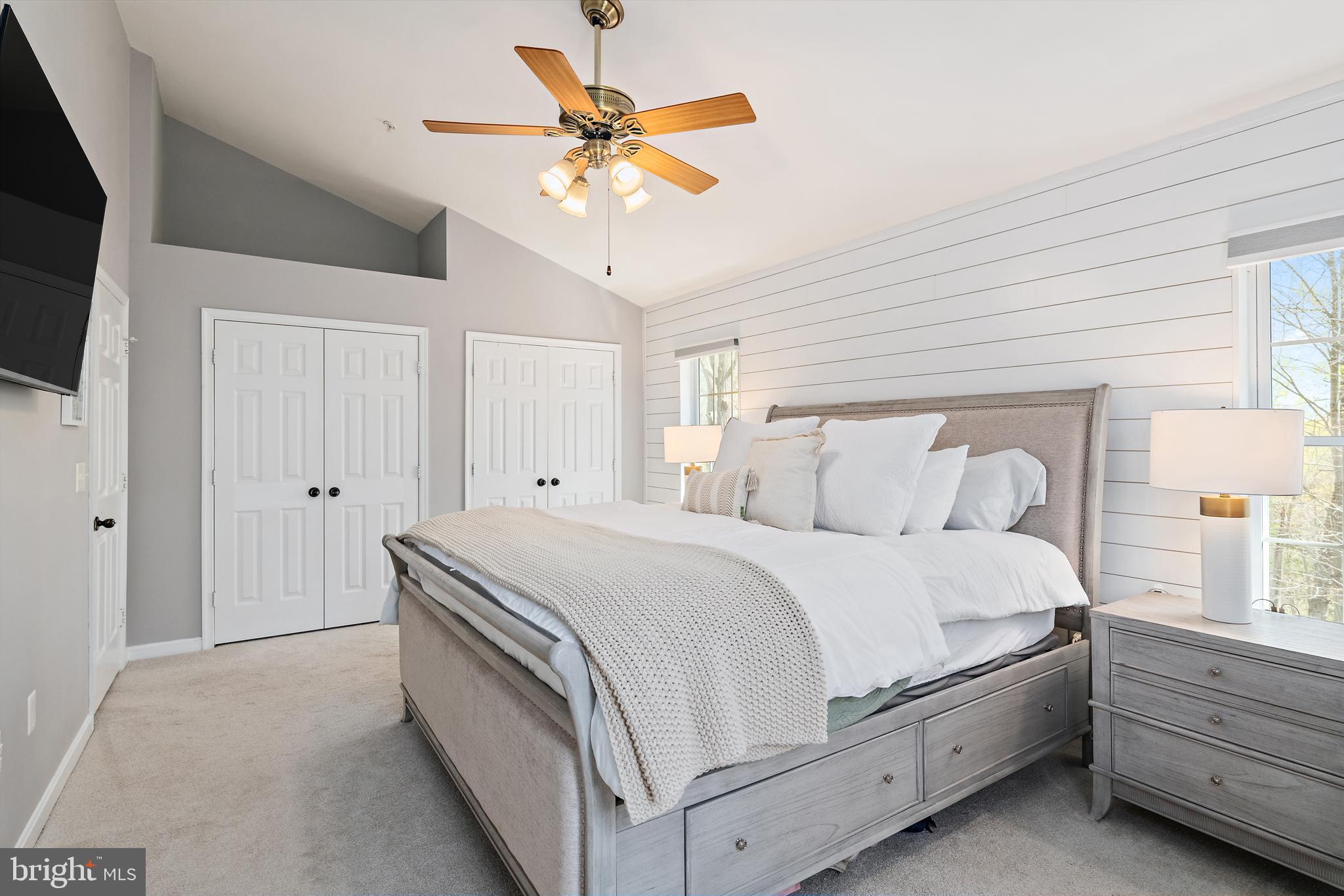 FALCON CREST - Residential