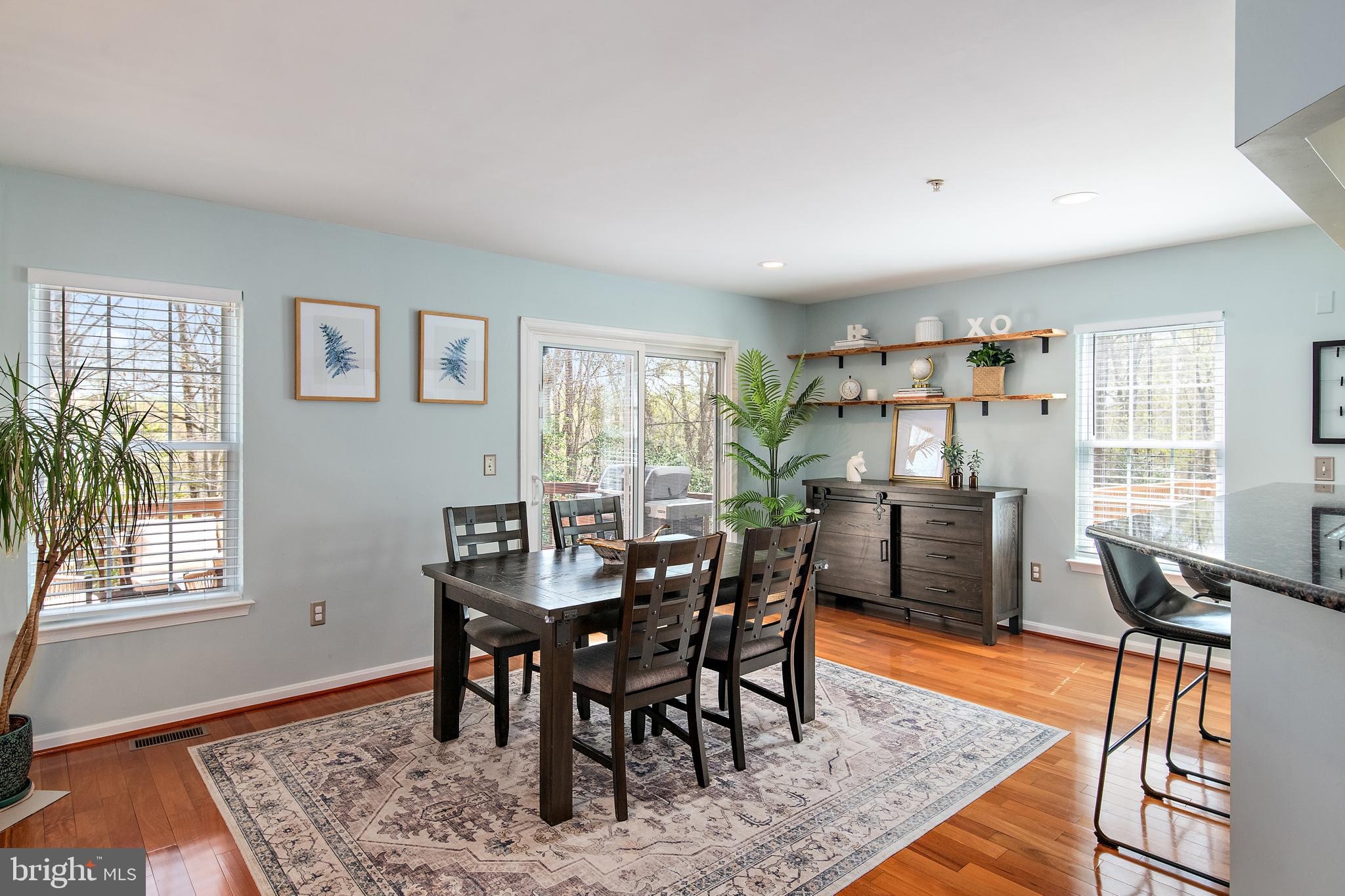 FALCON CREST - Residential