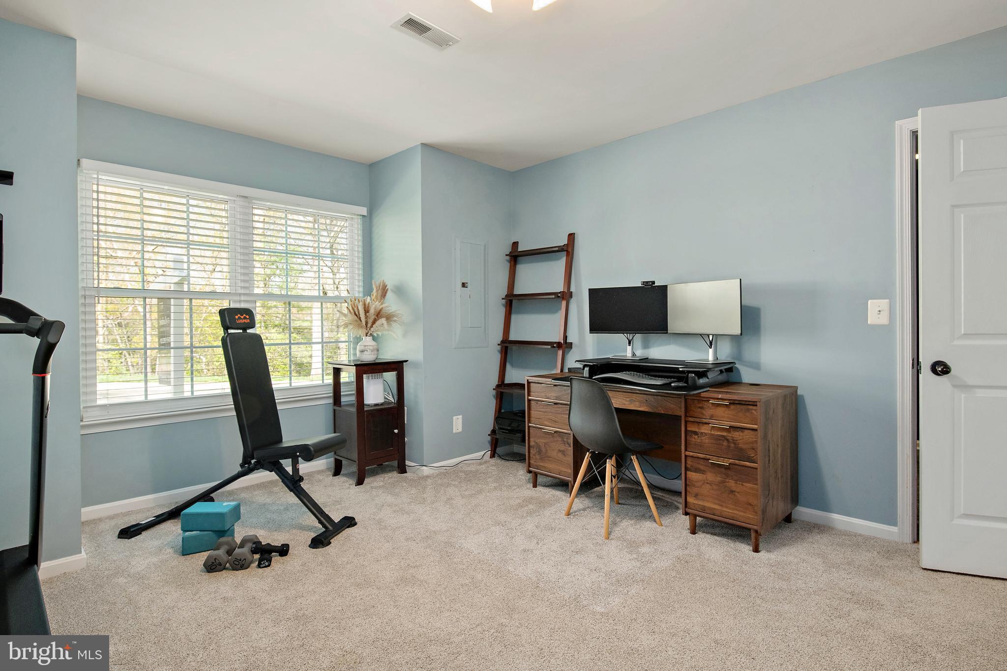 FALCON CREST - Residential