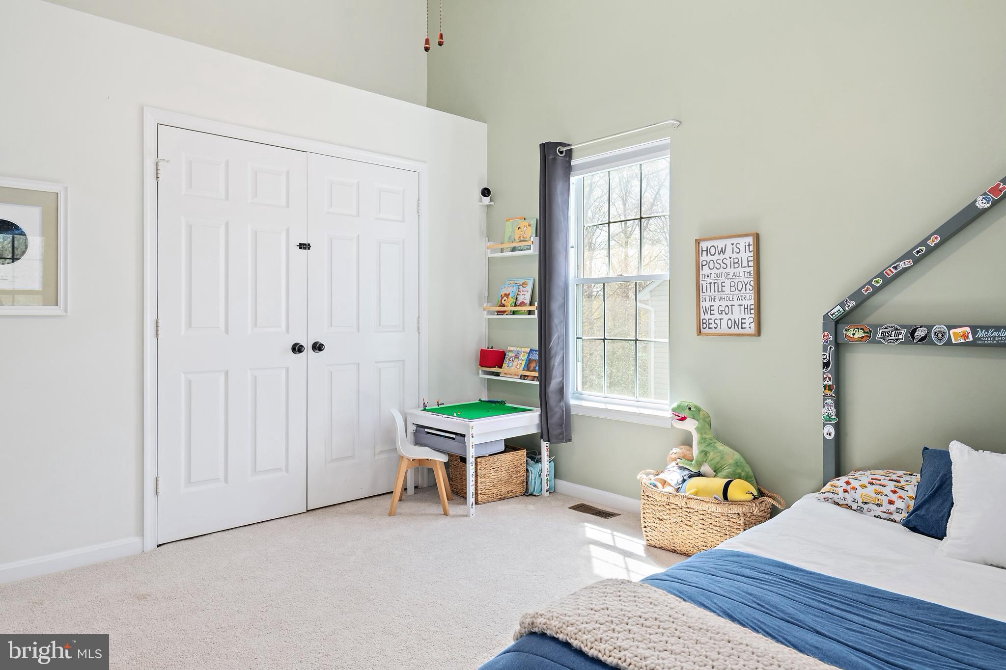 FALCON CREST - Residential