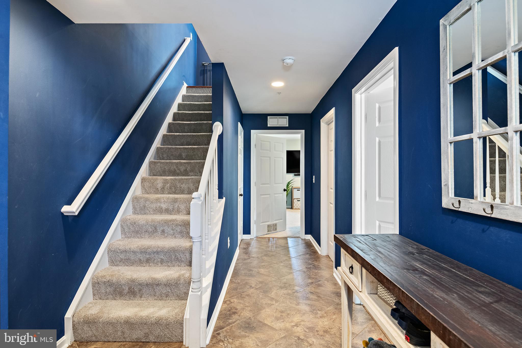 FALCON CREST - Residential