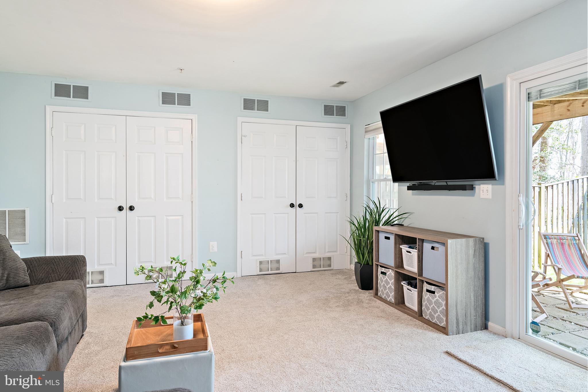 FALCON CREST - Residential