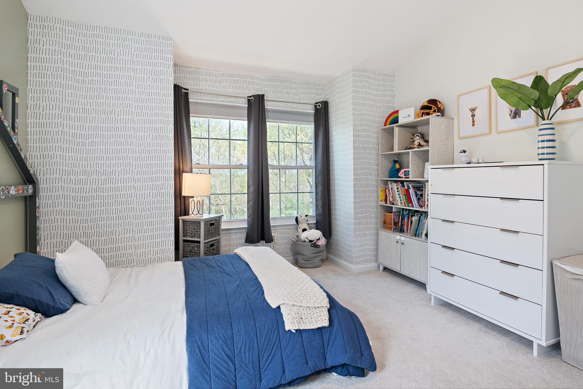 FALCON CREST - Residential