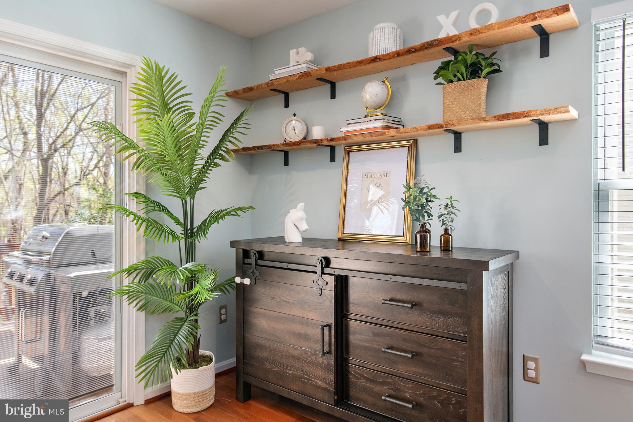 FALCON CREST - Residential