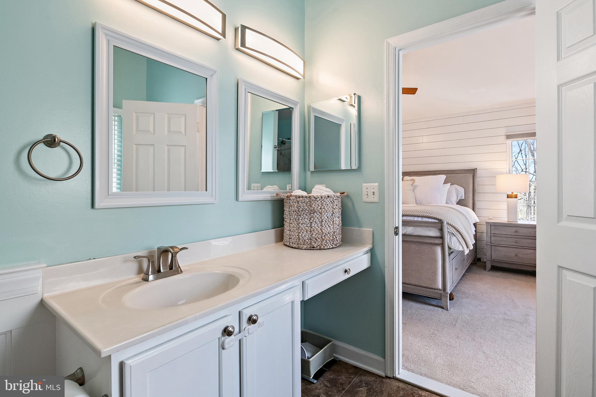 FALCON CREST - Residential